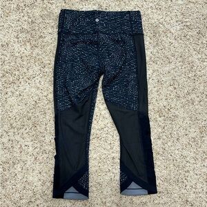 Lululemon Women’s Wunder Under 23” Crop Black Mesh Legging. Size 6. Like New!